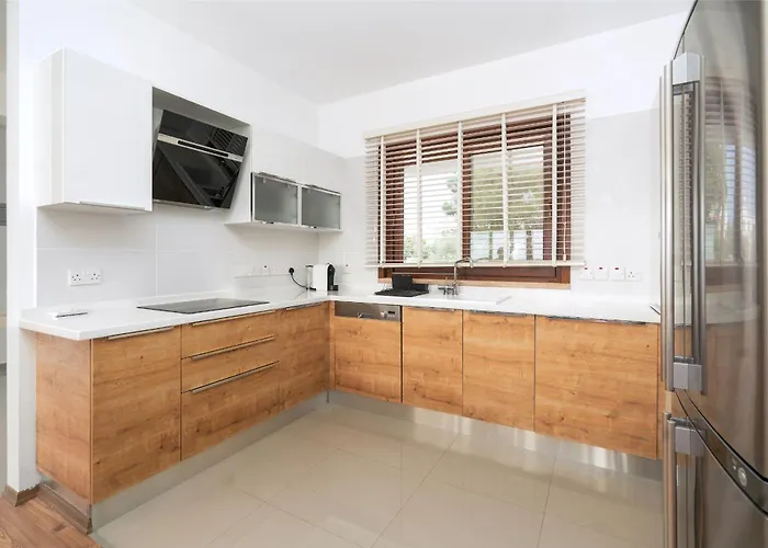 Sea And Mountain View At Sun Valley アパート *