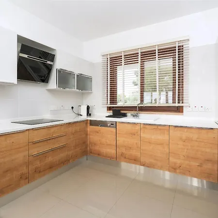 Sea And Mountain View At Sun Valley Apartman *