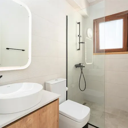 Sea And Mountain View At Sun Valley Agios Georgios (Girne)