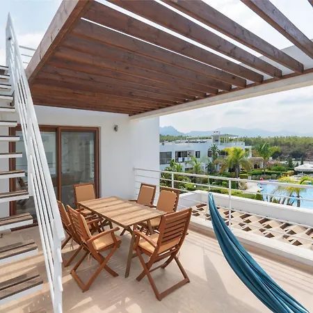 Sea And Mountain View At Sun Valley Apartment *